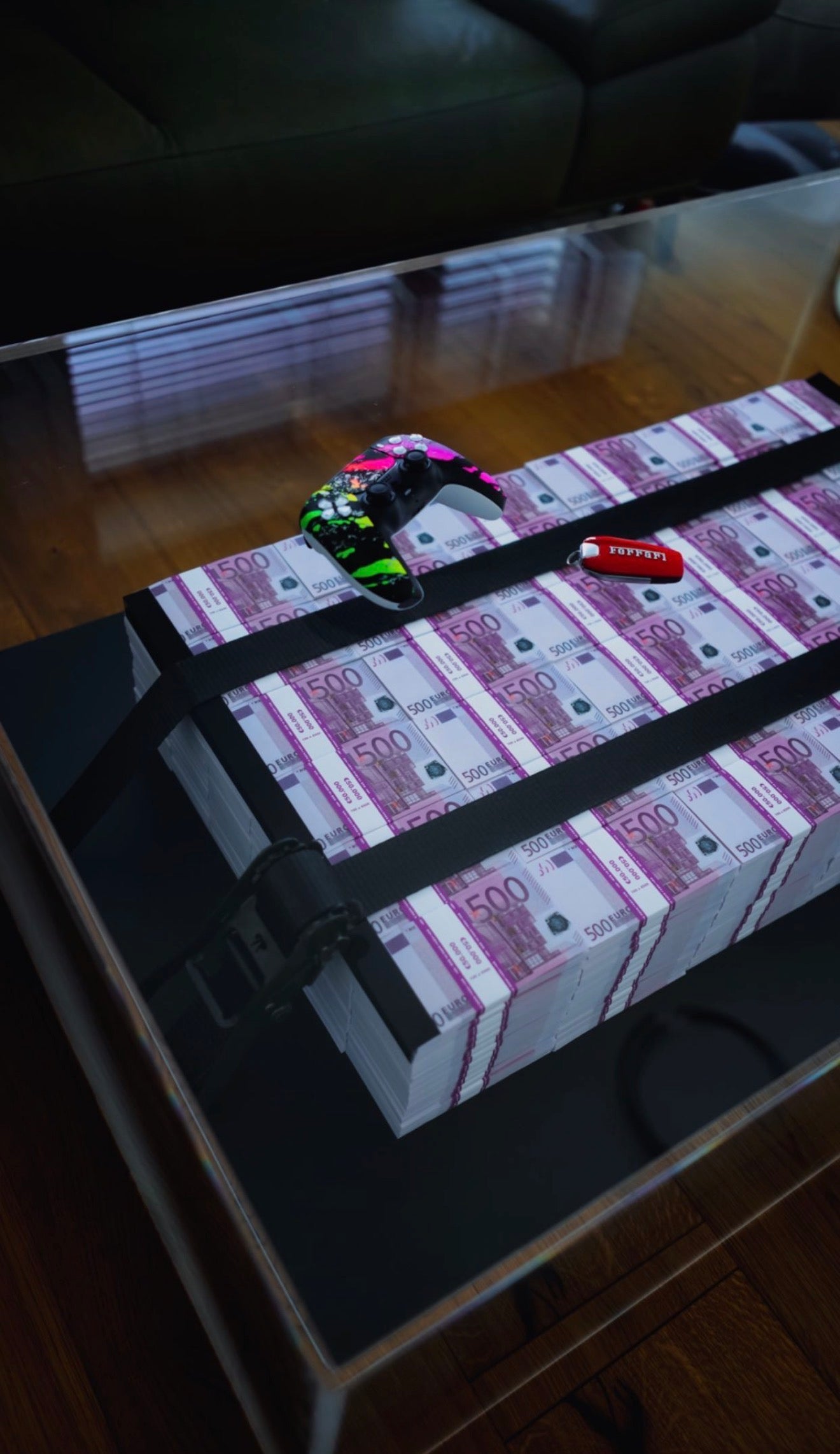 STRAPS & 500’s €